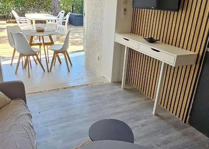 Sortie Village Naturiste - Rez De Jardin - Piscine * Agde